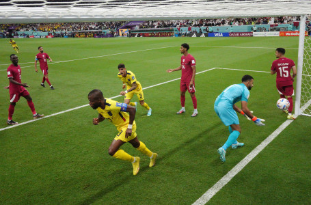 Футболдан әлем чемпионаты басталды: Катар дебютін сәтсіз өткізді