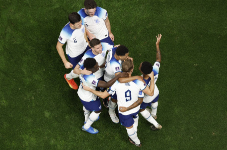 8 гол соғылған матч: Англия футболшылары Иранды тас-талқан етті