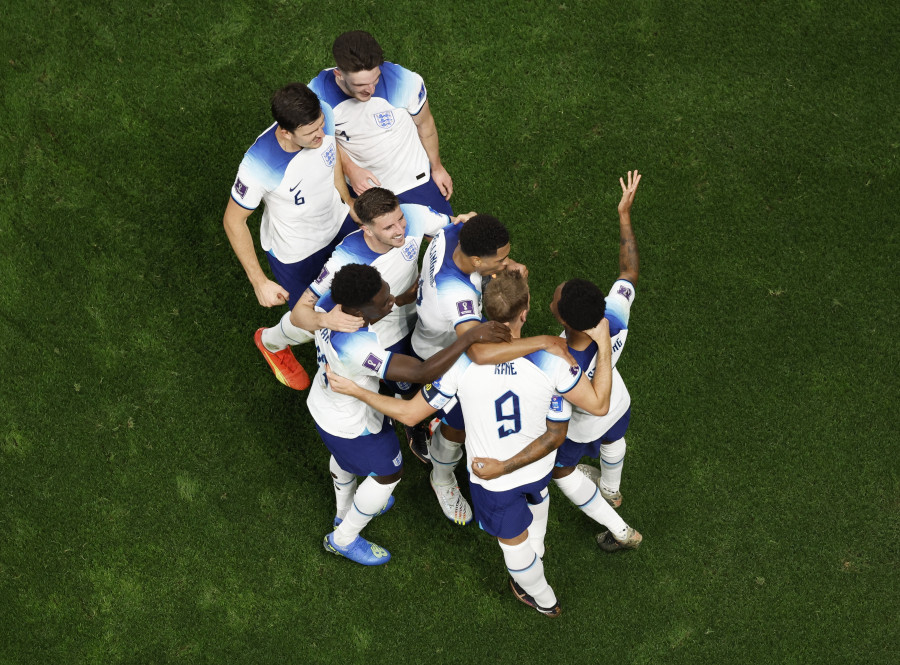 8 гол соғылған матч: Англия футболшылары Иранды тас-талқан етті