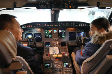 Кішкентай ұшқыштар. ҚР Президентінің Іс Басқармасы балаларды "Бүркіт" авиакомпаниясына апарды