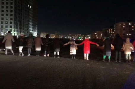 Астанада тұрғындар оқушыны көлiк қағып кеткен соң жолды жауып тастады