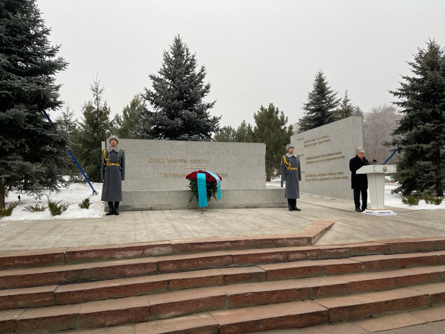 Тоқаев Алматыда қаңтар оқиғасының құрбандарына арналған "Тағзым" мемориалын ашты