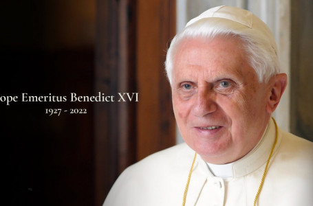 Бұрынғы Рим Папасы XVI Бенедикт қайтыс болды