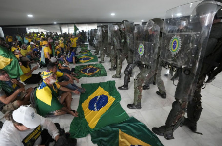 Бразилиядағы жаппай тәртіпсіздік: жүздеген адам ұсталды