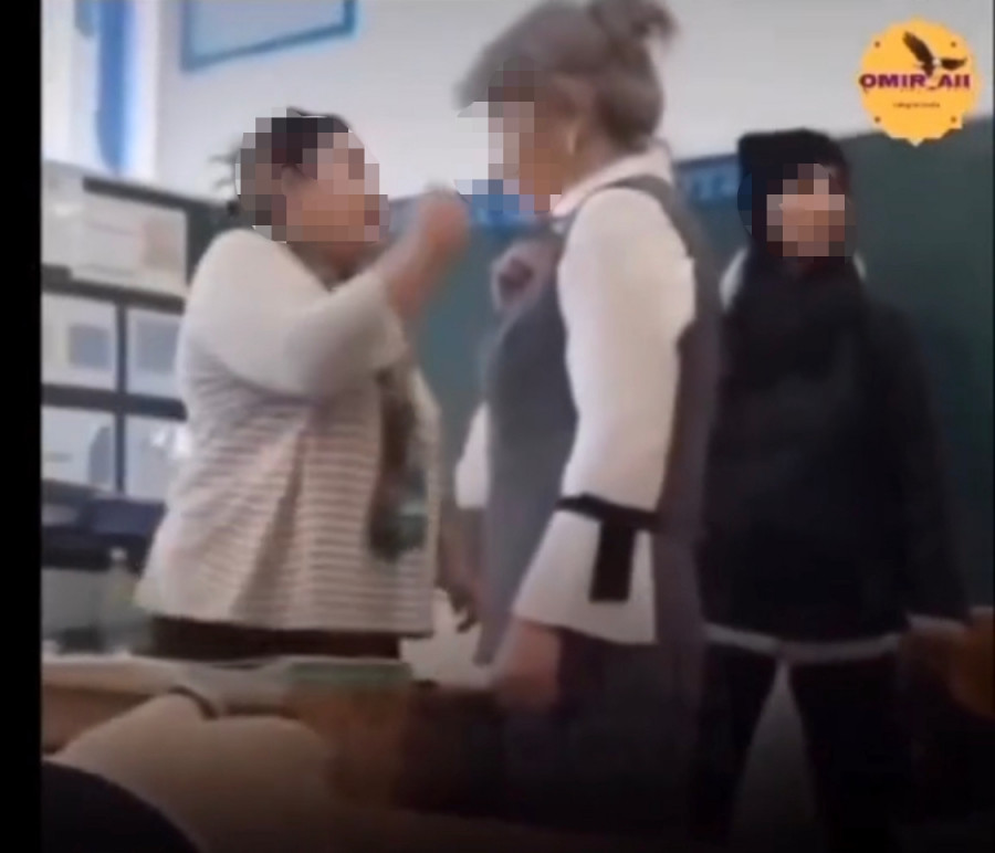 Сәтбаевта оқушыға 2 қойған мұғалімнің басы дауға қалды - Видео