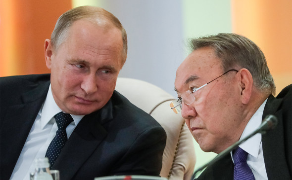 Путин Назарбаевтың тезірек сауығып кетуін тіледі