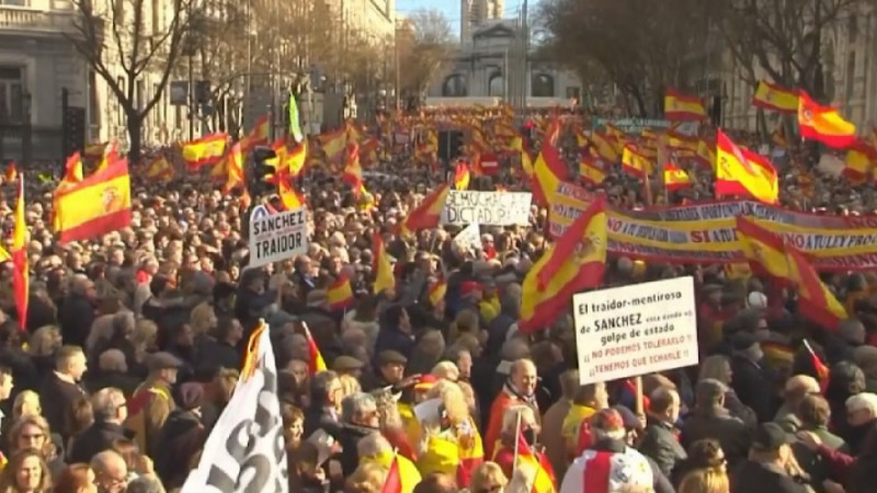 Мадридте 30 мыңнан аса адам наразылыққа шықты