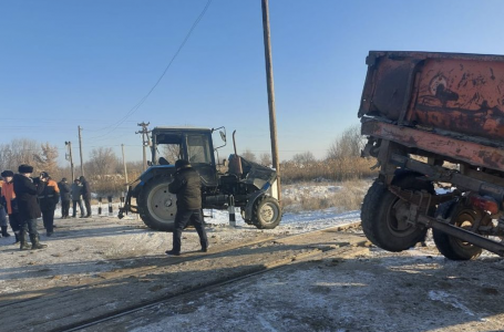 Жетісу облысында трактор пойызға соғылып, бір адам мерт болды
