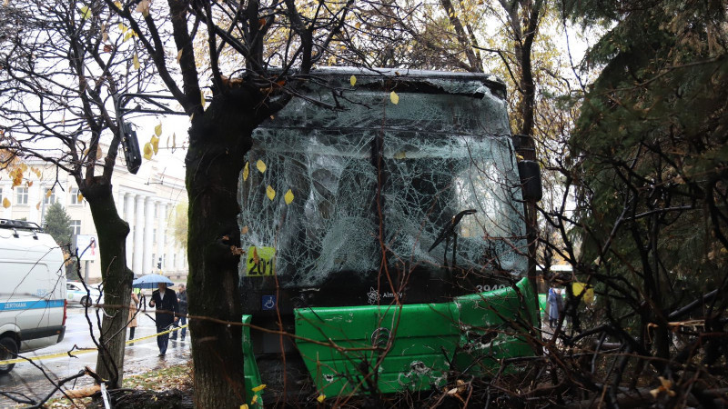 Алматыдағы автобус апаты: күдіктінің ісі сотқа жолданды