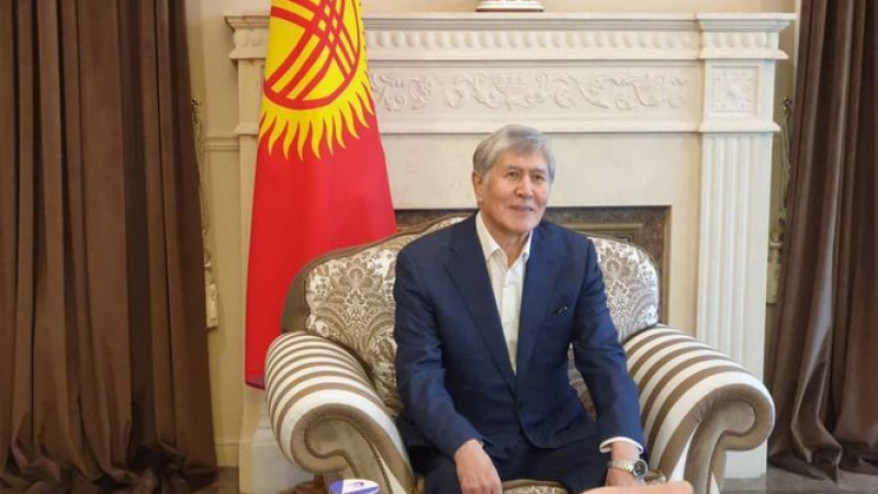 "Кетуге мәжбүр болдым". Алмазбек Атамбаев Қырғызстанның экс-президенттерінің кездесуіне қатысты пікір білдірді