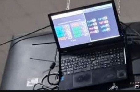 Оралдағы арнайы ХҚКО-да төбеге ілінген ноутбук жұртты күлдірді