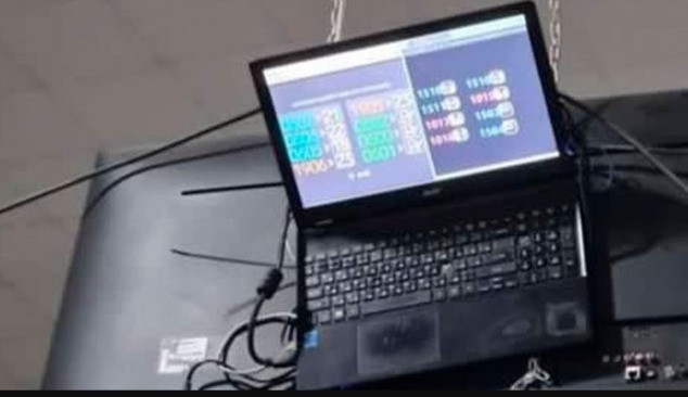 Оралдағы арнайы ХҚКО-да төбеге ілінген ноутбук жұртты күлдірді