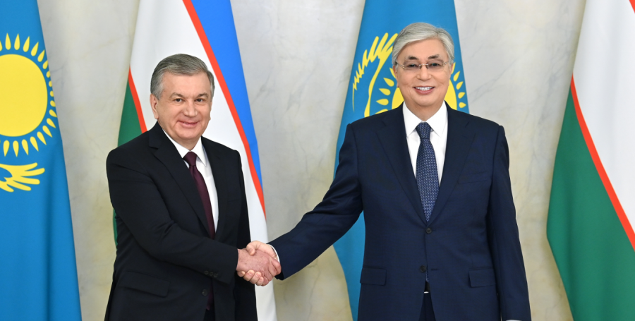 Тоқаев Өзбекстан президентімен кездесу өткізу үшін Шымкентке барды