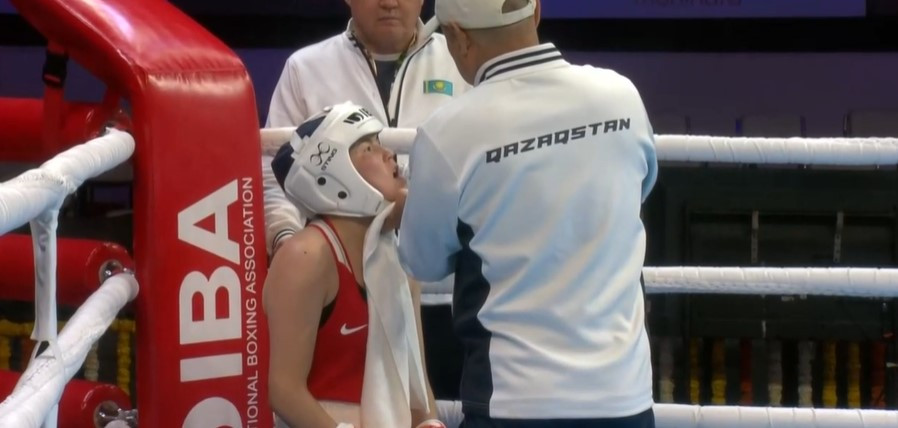 Қазақ қызы әлем чемпионатындағы бірінші жекпе-жегінде қарсыласын нокаутпен жеңді