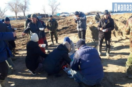 Ералы Тоғжанов су басқан ауыл халқын дүрбелең туғызбауға үндеді