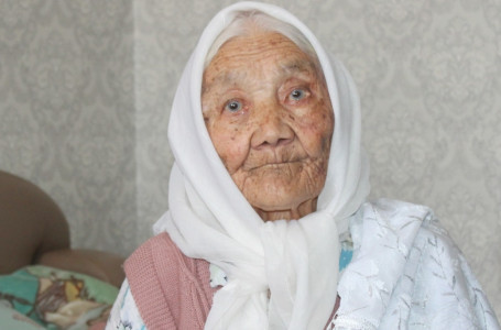 "Ешқашан сайлаудан тыс қалған емеспін". 112 жастағы Алтынхан апа дауыс берді