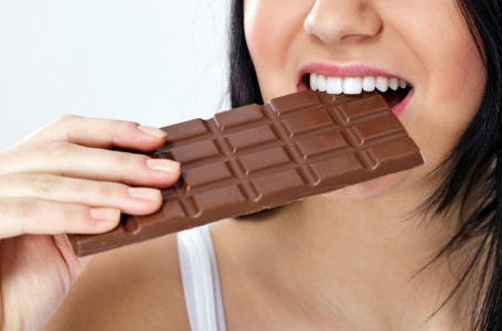 Шоколад жегесін тісті неге щеткамен тазалауға болмайды?