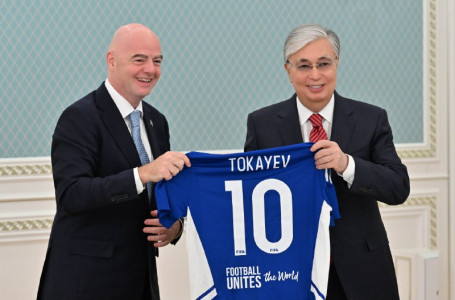 Тоқаев Халықаралық футбол федерациясының президентімен кездесті