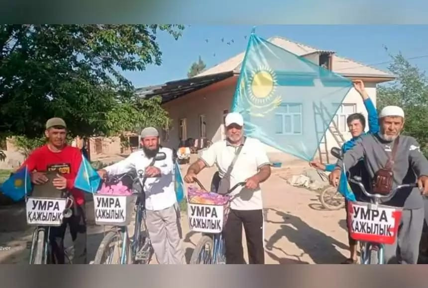 Бір айда жетеміз: Түркістаннан төрт адам велосипедпен қажылыққа аттанды