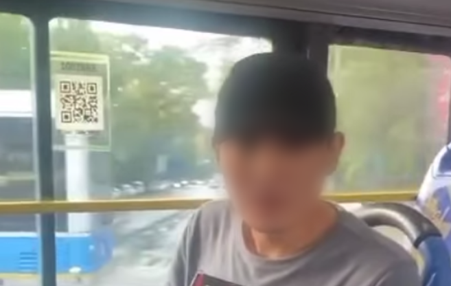 Алматыда автобуста мастурбация жасаған ер адам іздестіріліп жатыр 