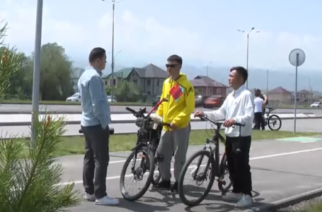 Қытайдан велосипедпен шыққан қандастарымыз Алматыға жетті