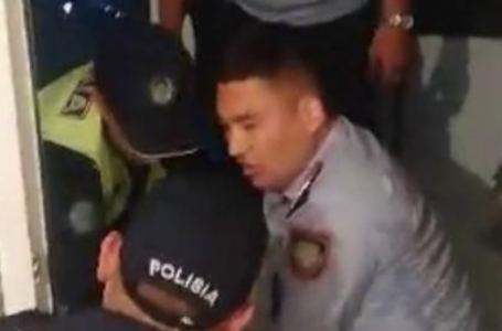 Астанада 33 жастағы ер адам 8-қабаттан секірмек болған 