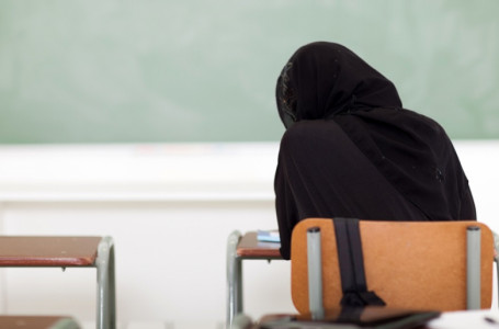 Мектепте оқушылар хиджаб кие ала ма? Министр даулы мәселеге жауап берді