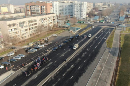Алматыда жүргізушілер Абай даңғылындағы автобус жолағын алып тастауды сұрады