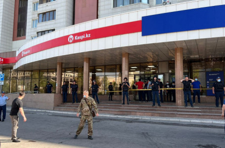 Прокурор банкте адамдарды кепілге алған Мурадовты 8 жыл бас бостандығынан айыруды сұрады