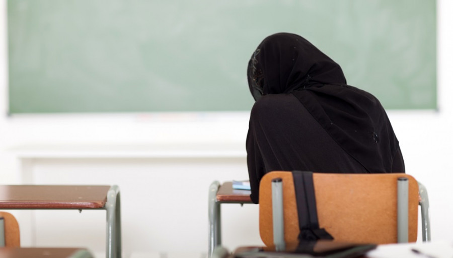 Мектепте хиджаб кию мәселесіне нүкте қойылды - Балаева