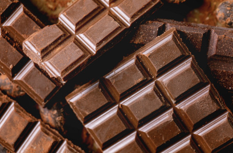 Астанада ер адам дүкеннен 200 мың теңгелік шоколад ұрлап кеткен