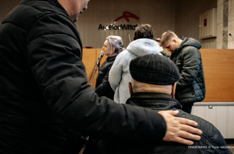 Қарағанды облысының әкімі қаза тапқан кеншілердің отбасына барды