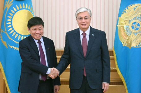 Президент вьетнамдық компанияның басшысымен кездесті