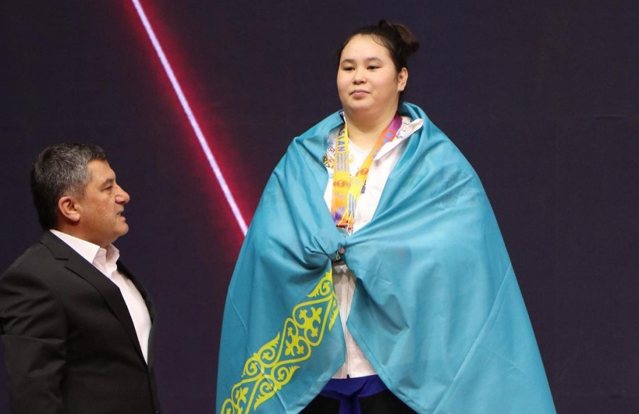 Қазақстандық ауыратлет қыз әлем чемпионатында күміс медаль еншіледі
