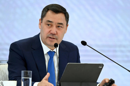 Қырғызстан президенті Садыр Жапаров өзіне сыйлық беруге тыйым салды