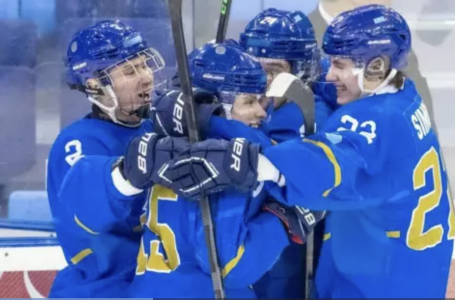 Хоккейден жастар арасындағы ӘЧ: қазақстандықтардың матчы камбэкпен аяқталды