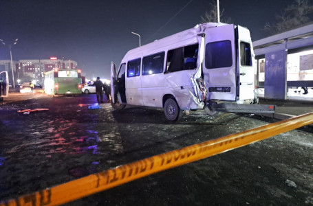 Оқиға қалай болғаны көрінеді: Алматыда автобус жүргізушісі соққыға жығылған сәттің видеосы тарады