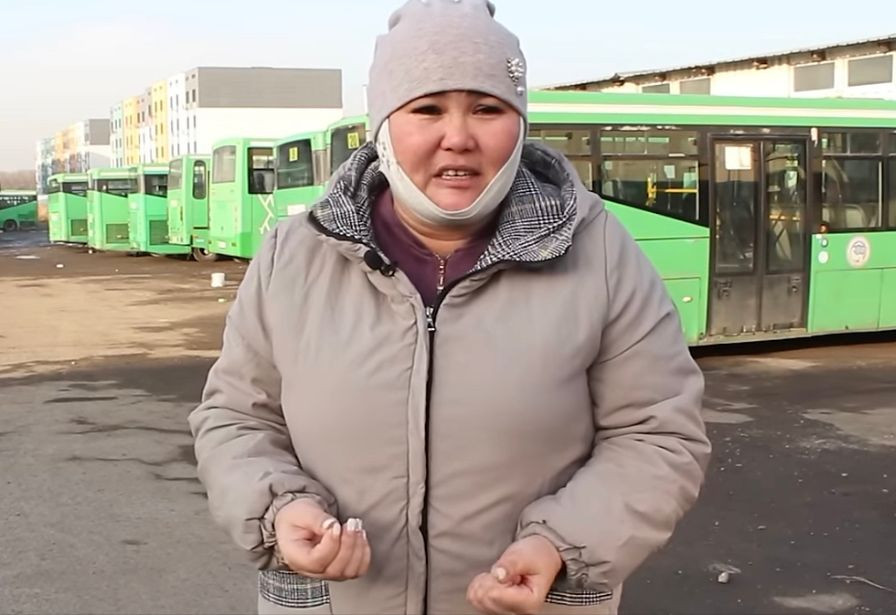 "Пәтер жалдап тұрамын, екі баланы асырап отырмын" - Алматыда апатқа ұшыраған автобус жүргізушісі