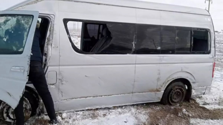 Қызылорда облысында журналистер отырған автобус жол апатына ұшырады