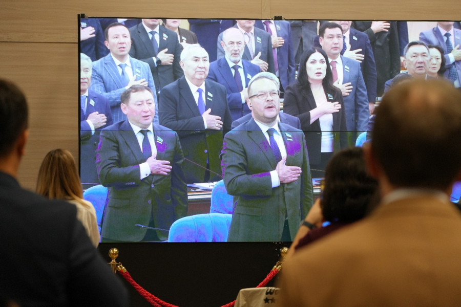 Саяси маусым басталды: Мәжіліс пен Сенаттың бірлескен отырысы небәрі 5 минутқа созылды