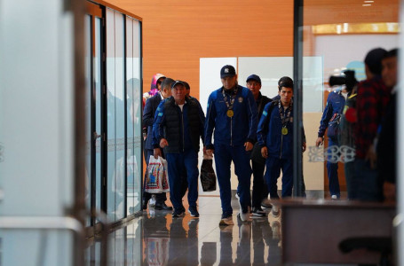 Әлем чемпионатында топ жарған боксшылар елге оралды