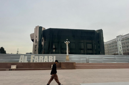 "Жер сілкінісінде зақым келген". ҚазҰУ-дың Студенттер сарайы төңірегінде дау шықты