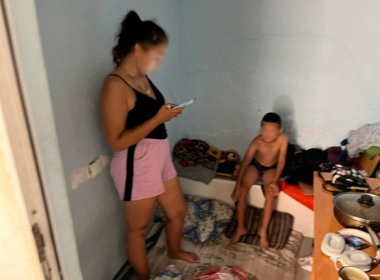 Пойыз жолсерігін ұрған сағат Бұйра шашты порно актрисалар